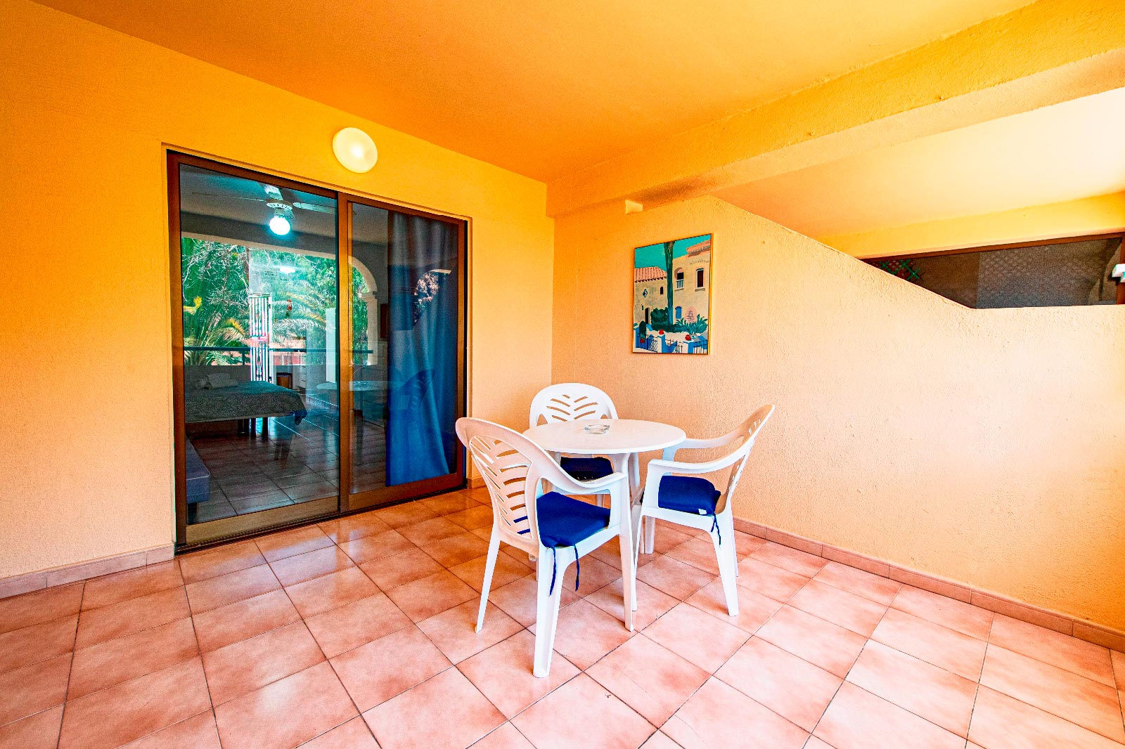 Imagen de terraza vista a la piscina
